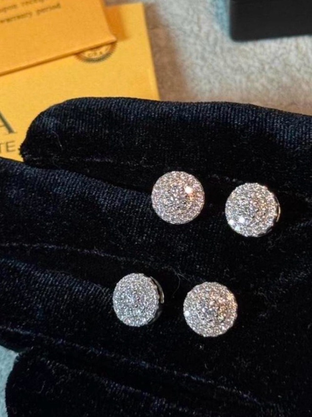 VVS Moissanite Round Stud Earrings.